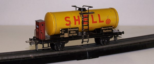 Trix Express Modell- Kesselwagen der Firma SHELL