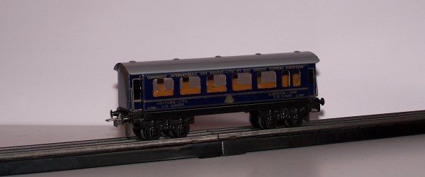 Der Schlafwagen der internationalen Schnellzugwagenserie Wagon Lit von Trix Express